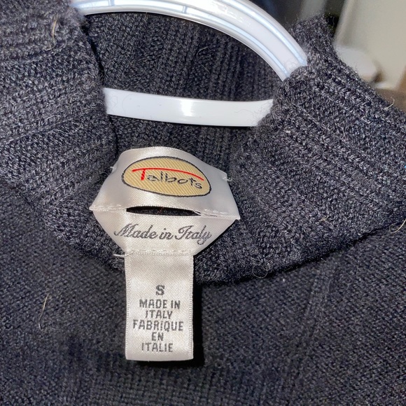 Black sweater - Picture 3 of 3